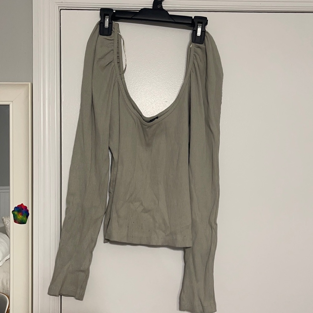 Zara Puffy Sleeve shirt